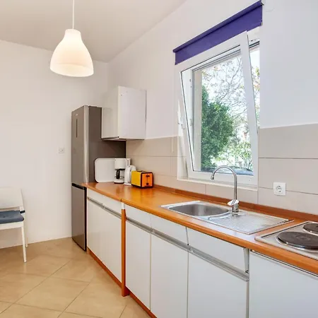 Appartement With Parking Space Pirovac, Sibenik - 20011 Pirovac