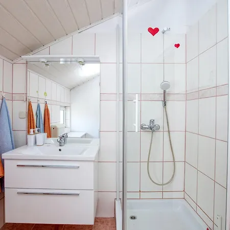 With Parking Space Pirovac, Sibenik - 20011 皮罗瓦茨