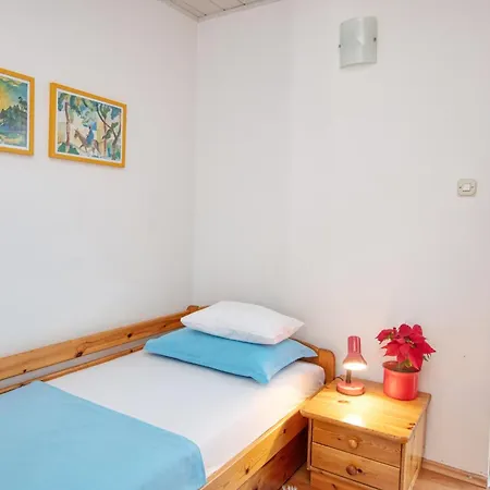 Appartement With Parking Space Pirovac, Sibenik - 20011 Pirovac