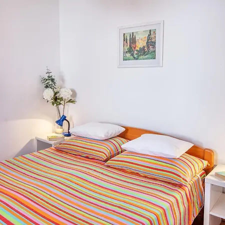 With Parking Space Pirovac, Sibenik - 20011 皮罗瓦茨