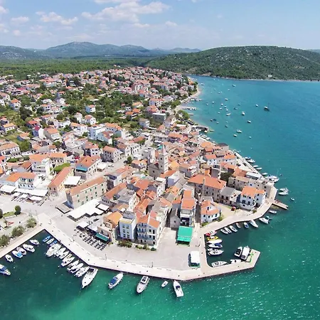 With Parking Space Pirovac, Sibenik - 20011 Appartamento *